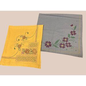 Vintage Embroidered Floral Linen‎ Tablecloth Set 30" x 32" & 31" x 34"